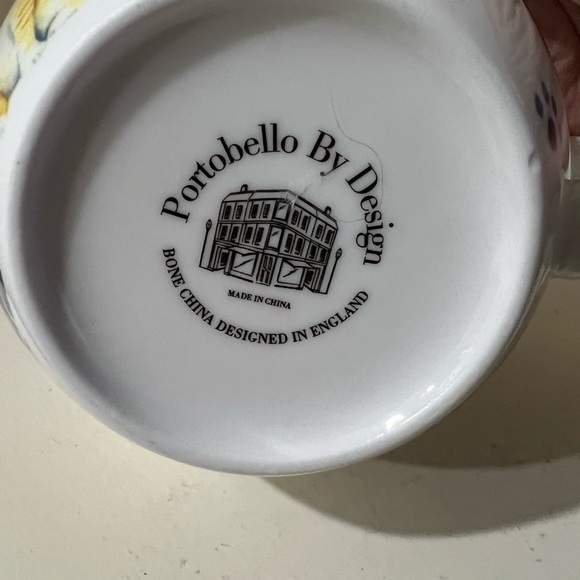 Cat Lover mug. Absolutely beautiful and is new and unused. Perfect gift! - Picture 4 of 7